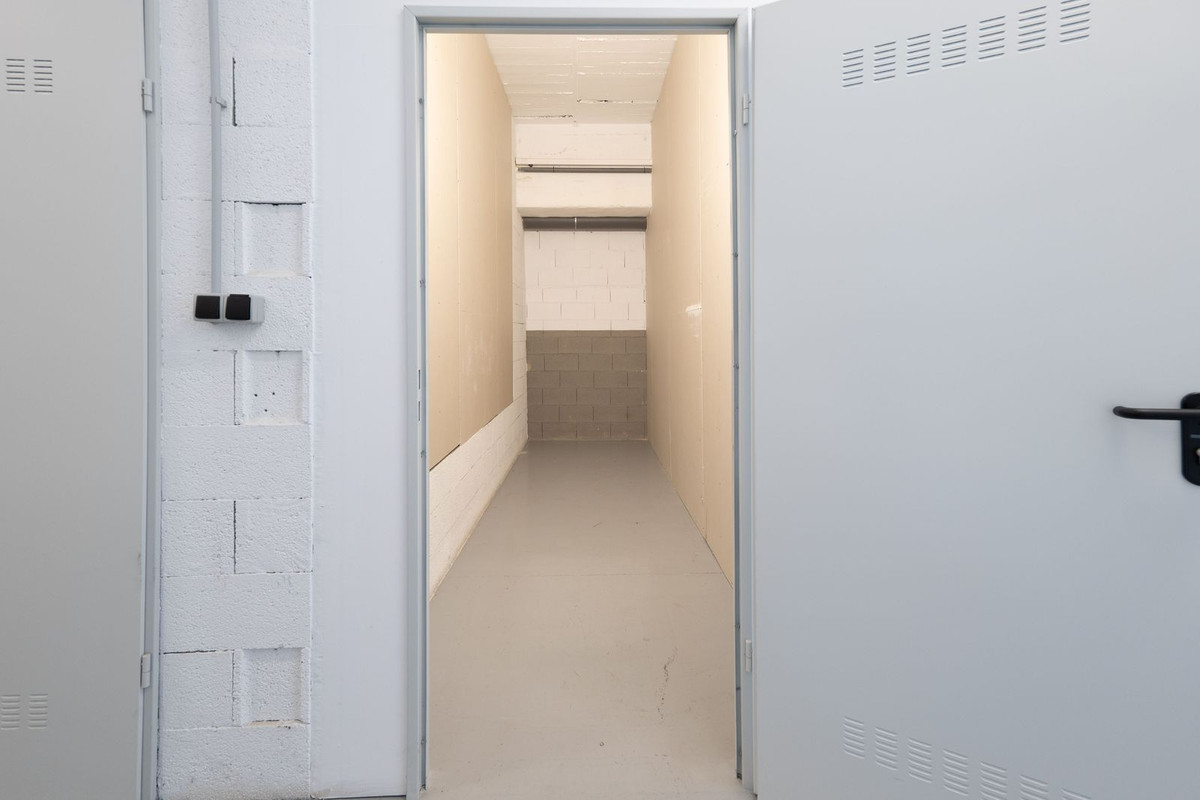 Commercial unit for sale in Marbella Costa Del Sol, Málaga, Spain