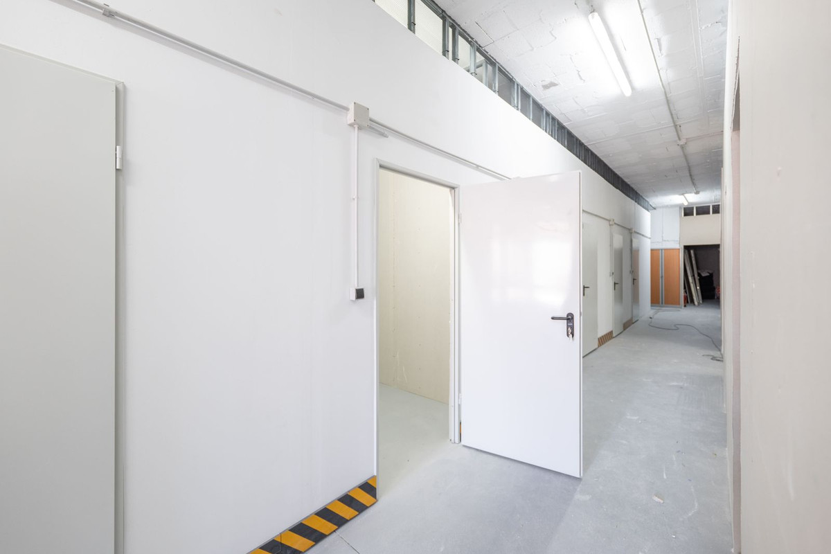 Commercial unit for sale in Marbella Costa Del Sol, Málaga, Spain