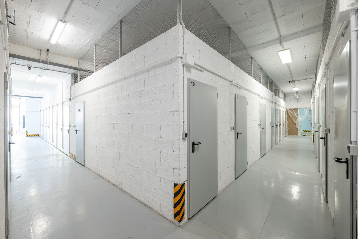 Commercial unit for sale in Marbella Costa Del Sol, Málaga, Spain