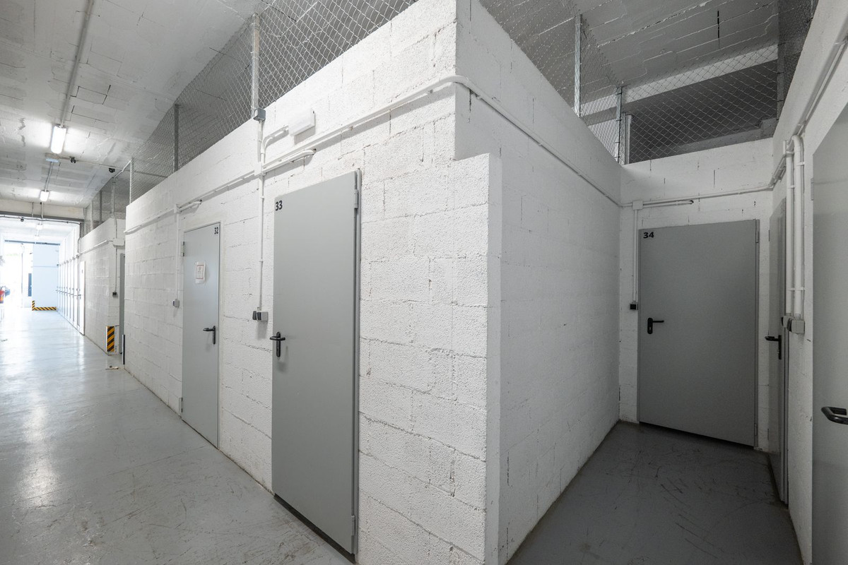Commercial unit for sale in Marbella Costa Del Sol, Málaga, Spain