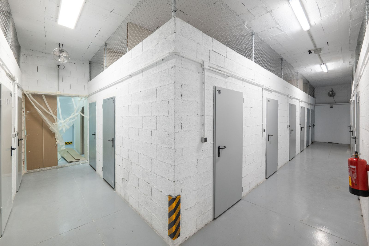 Commercial unit for sale in Marbella Costa Del Sol, Málaga, Spain