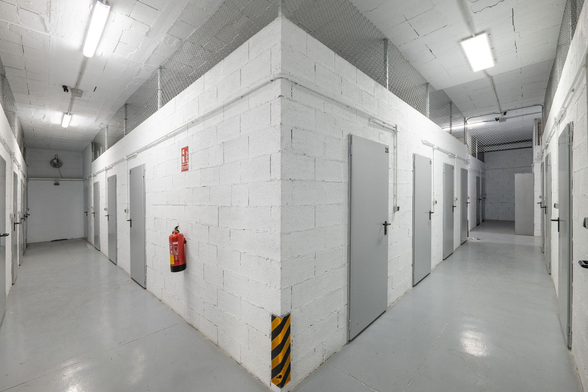 Commercial unit for sale in Marbella Costa Del Sol, Málaga, Spain