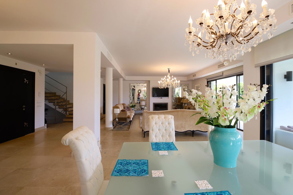 6 Bed Townhouse for sale in Nueva Andalucía Costa Del Sol, Málaga, Spain