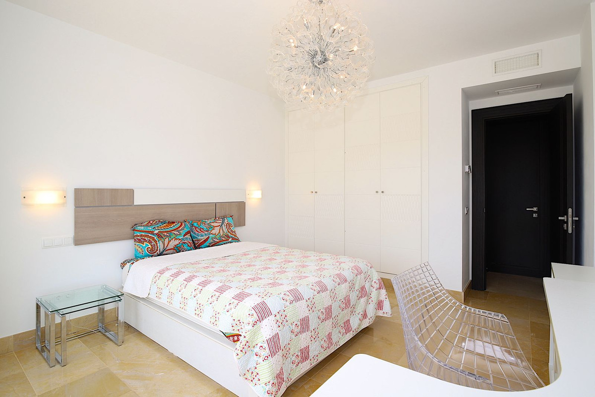 6 Bed Townhouse for sale in Nueva Andalucía Costa Del Sol, Málaga, Spain