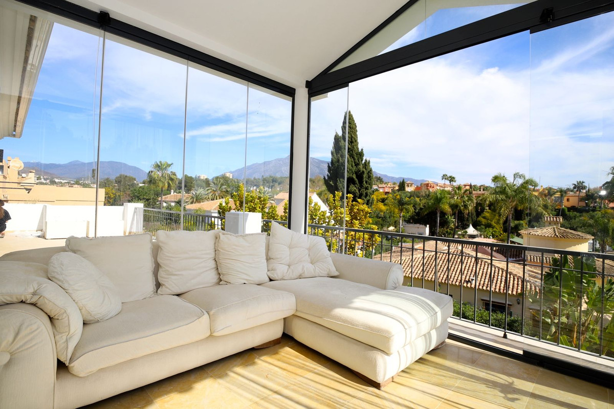 6 Bed Townhouse for sale in Nueva Andalucía Costa Del Sol, Málaga, Spain