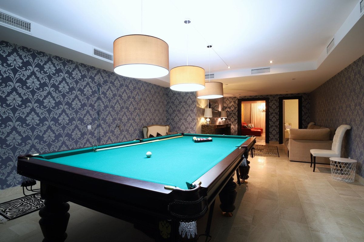 6 Bed Townhouse for sale in Nueva Andalucía Costa Del Sol, Málaga, Spain