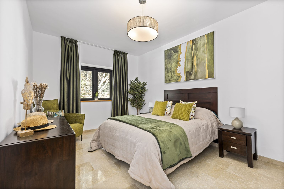 5 Bed Townhouse for sale in El Paraiso Costa Del Sol, Málaga, Spain