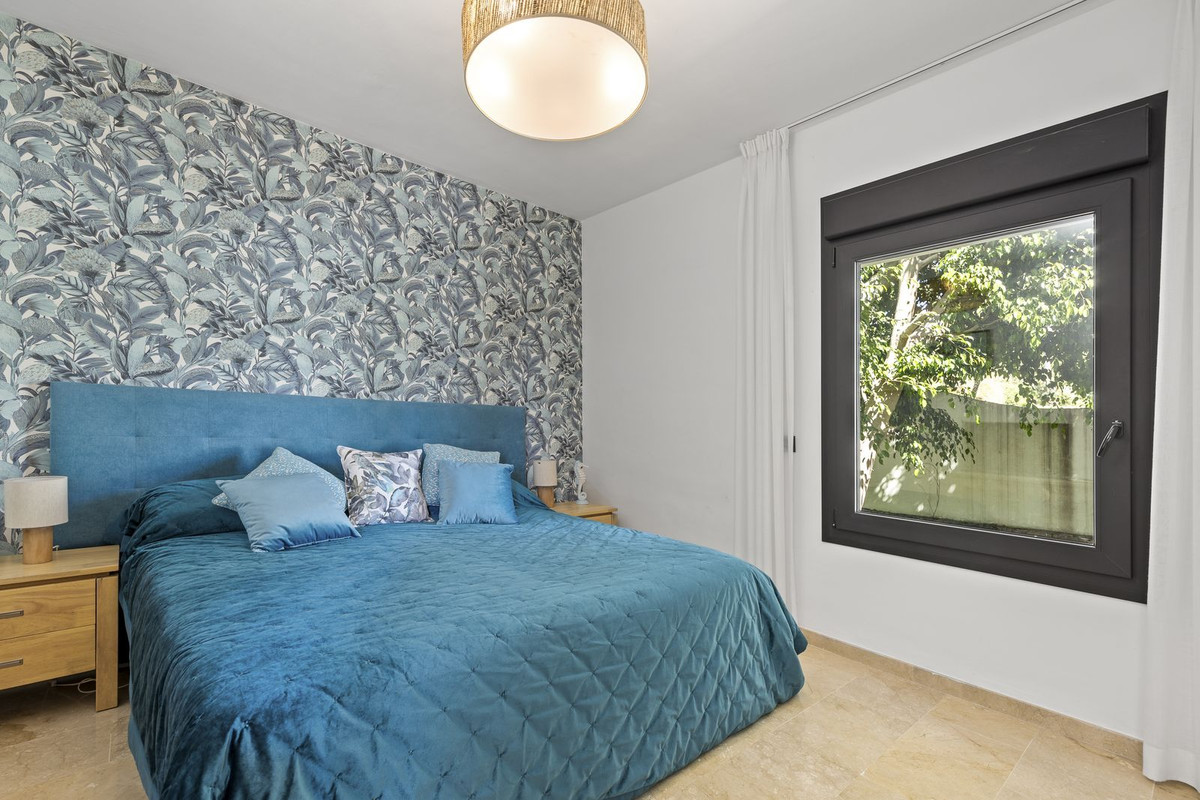 5 Bed Townhouse for sale in El Paraiso Costa Del Sol, Málaga, Spain