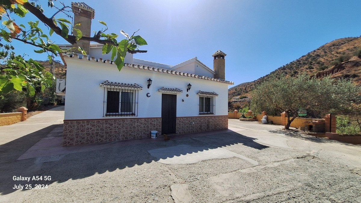 4 Bed Townhouse for sale in Alora Costa Del Sol, Málaga, Spain