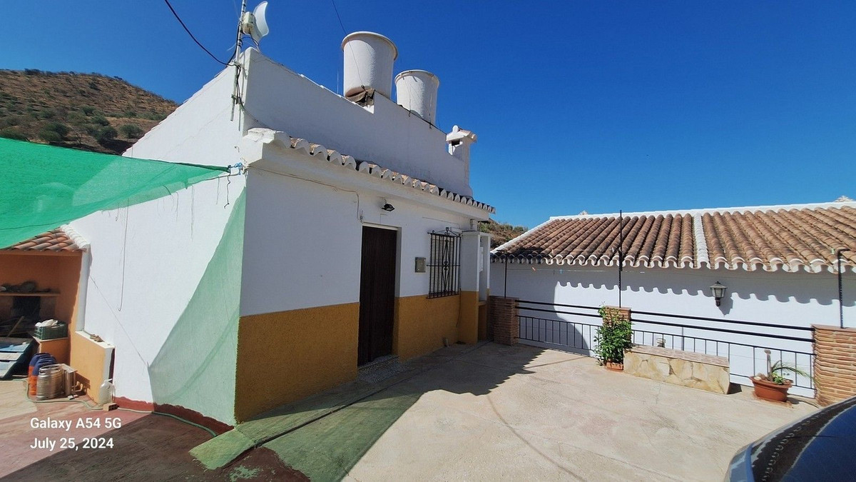 4 Bed Townhouse for sale in Alora Costa Del Sol, Málaga, Spain