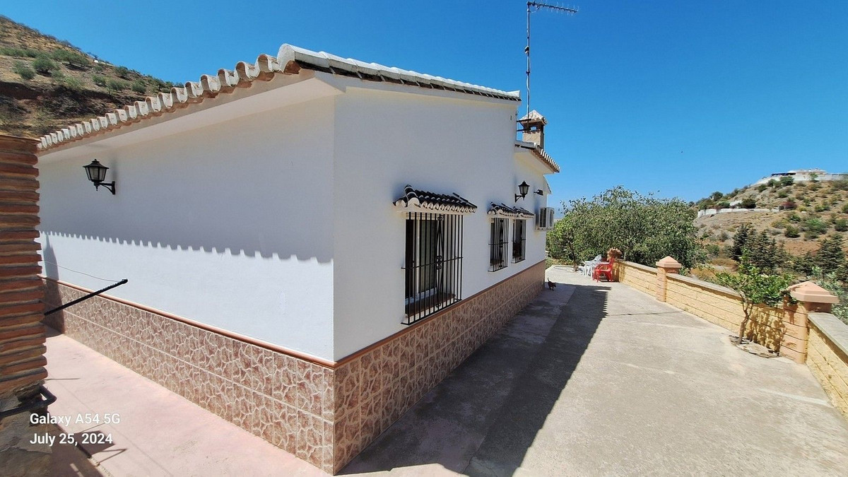 4 Bed Townhouse for sale in Alora Costa Del Sol, Málaga, Spain