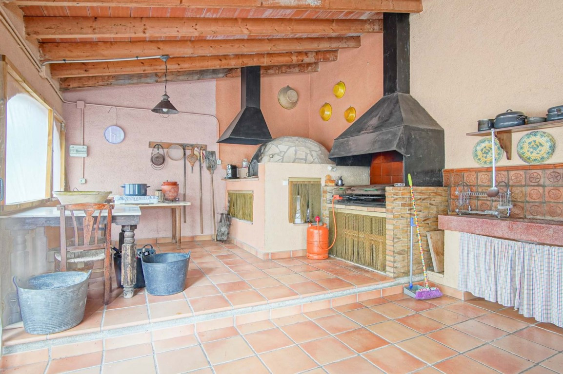 4 Bed Commercial unit for sale in Orba Costa Blanca, Alicante, Spain