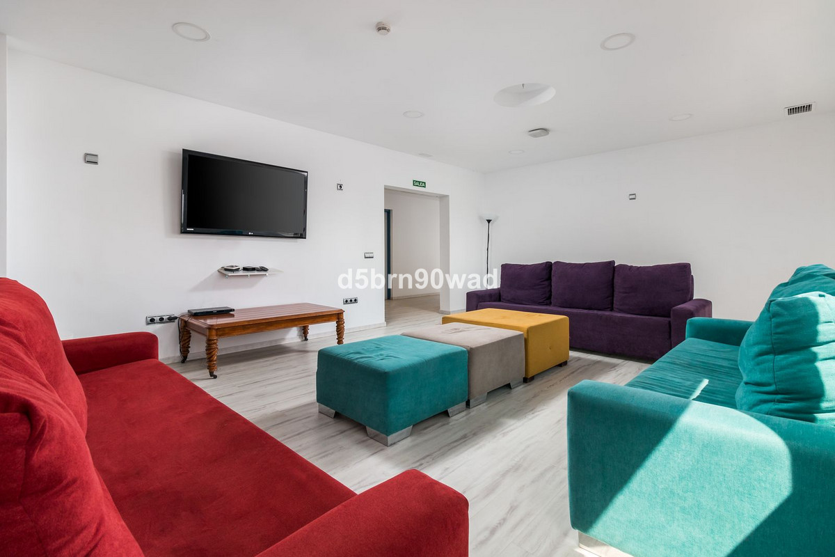 Se vende Hotel de 84 dormitorios en Costa Del Sol, Cadiz, España