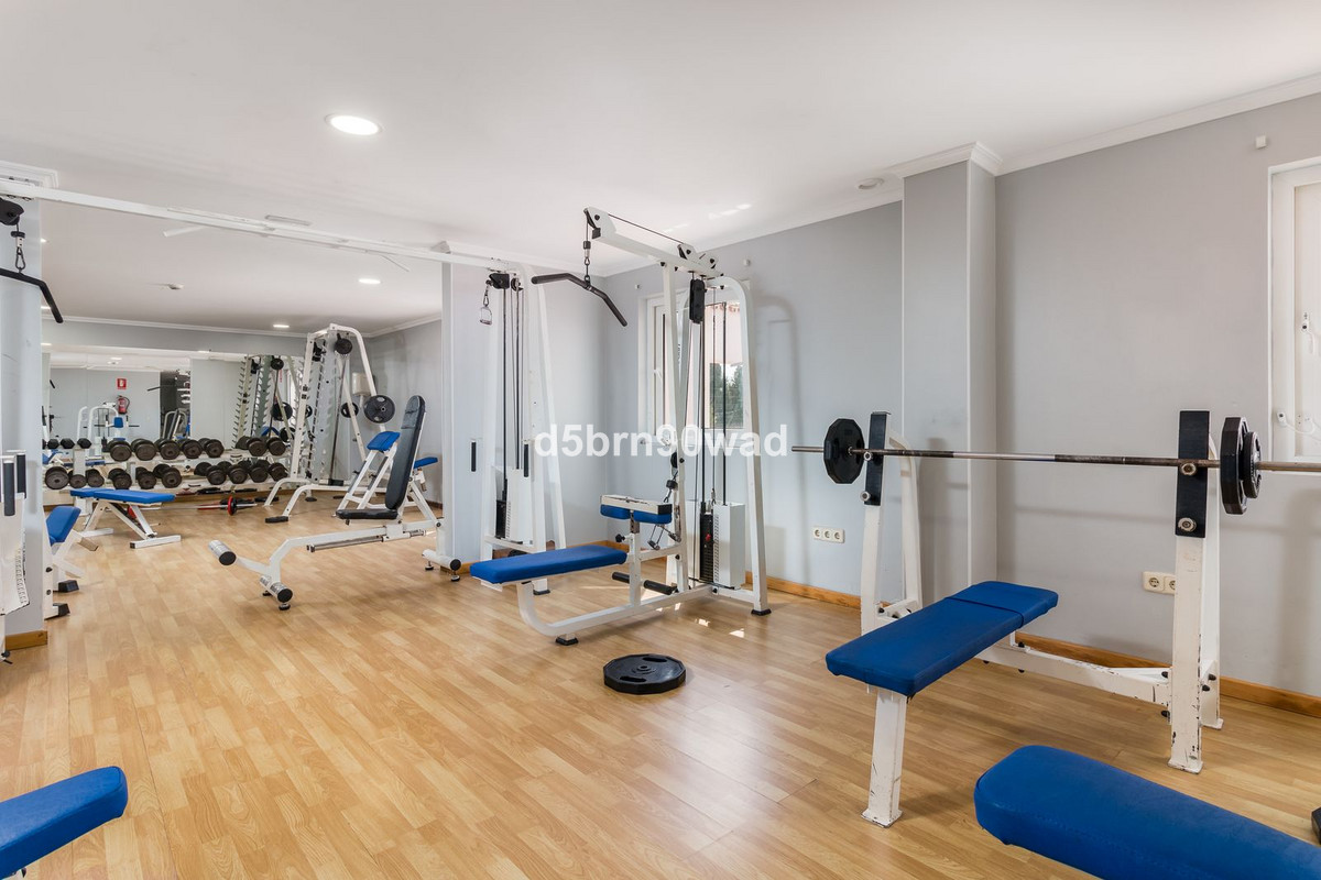 Se vende Hotel de 84 dormitorios en Costa Del Sol, Cadiz, España