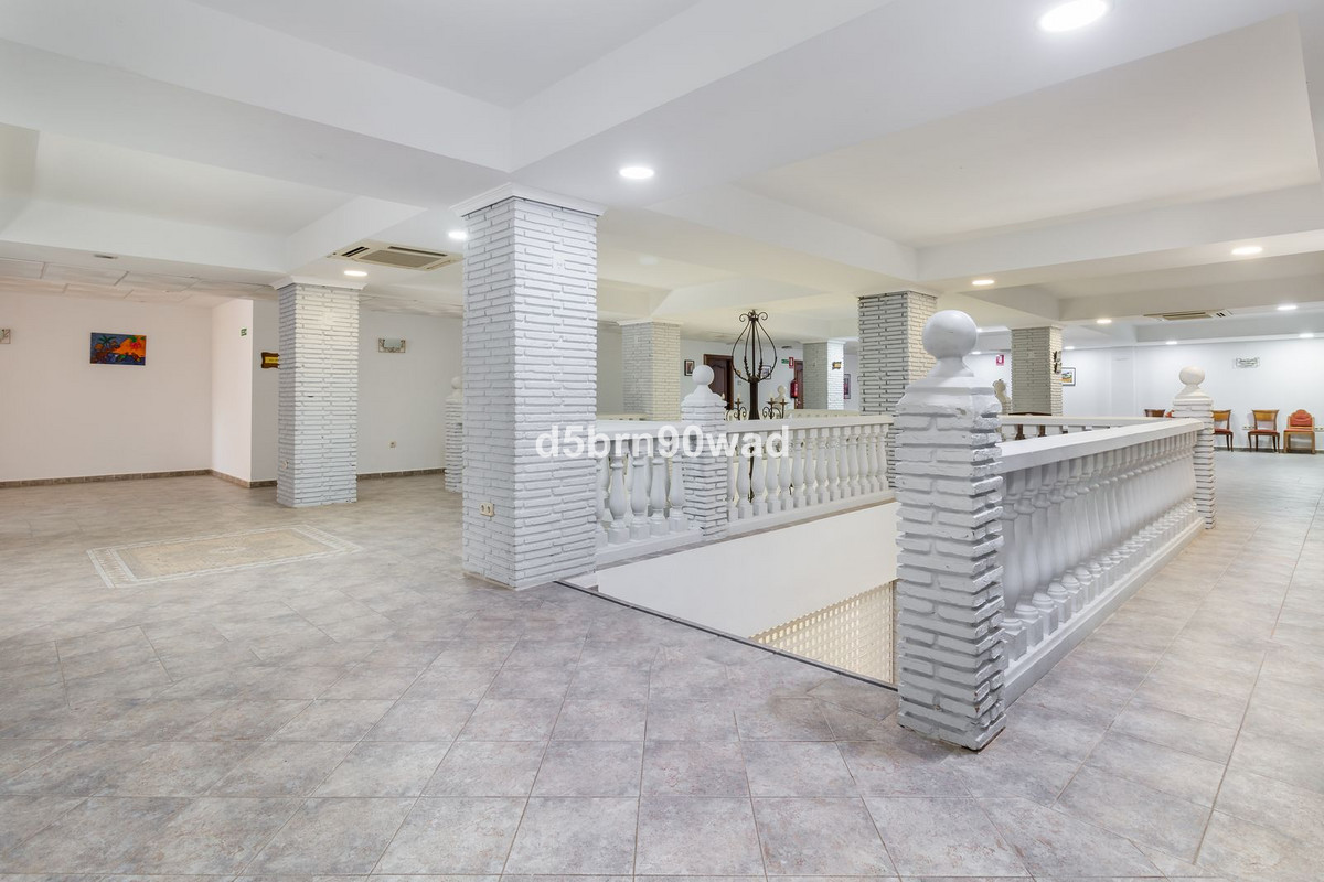 Se vende Hotel de 84 dormitorios en Costa Del Sol, Cadiz, España