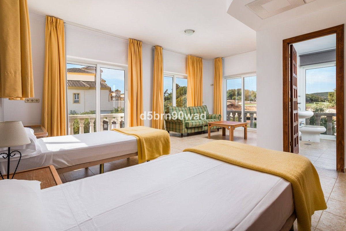 Se vende Hotel de 84 dormitorios en Costa Del Sol, Cadiz, España