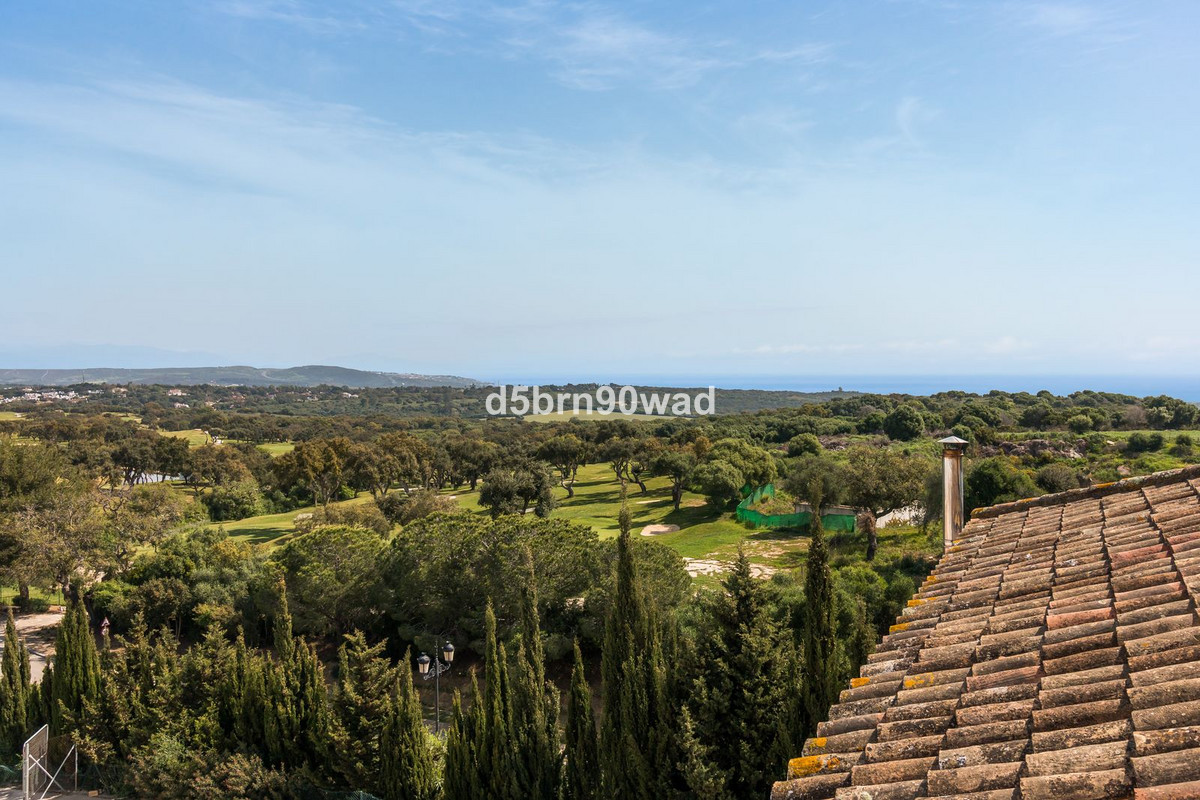 Se vende Hotel de 84 dormitorios en Costa Del Sol, Cadiz, España