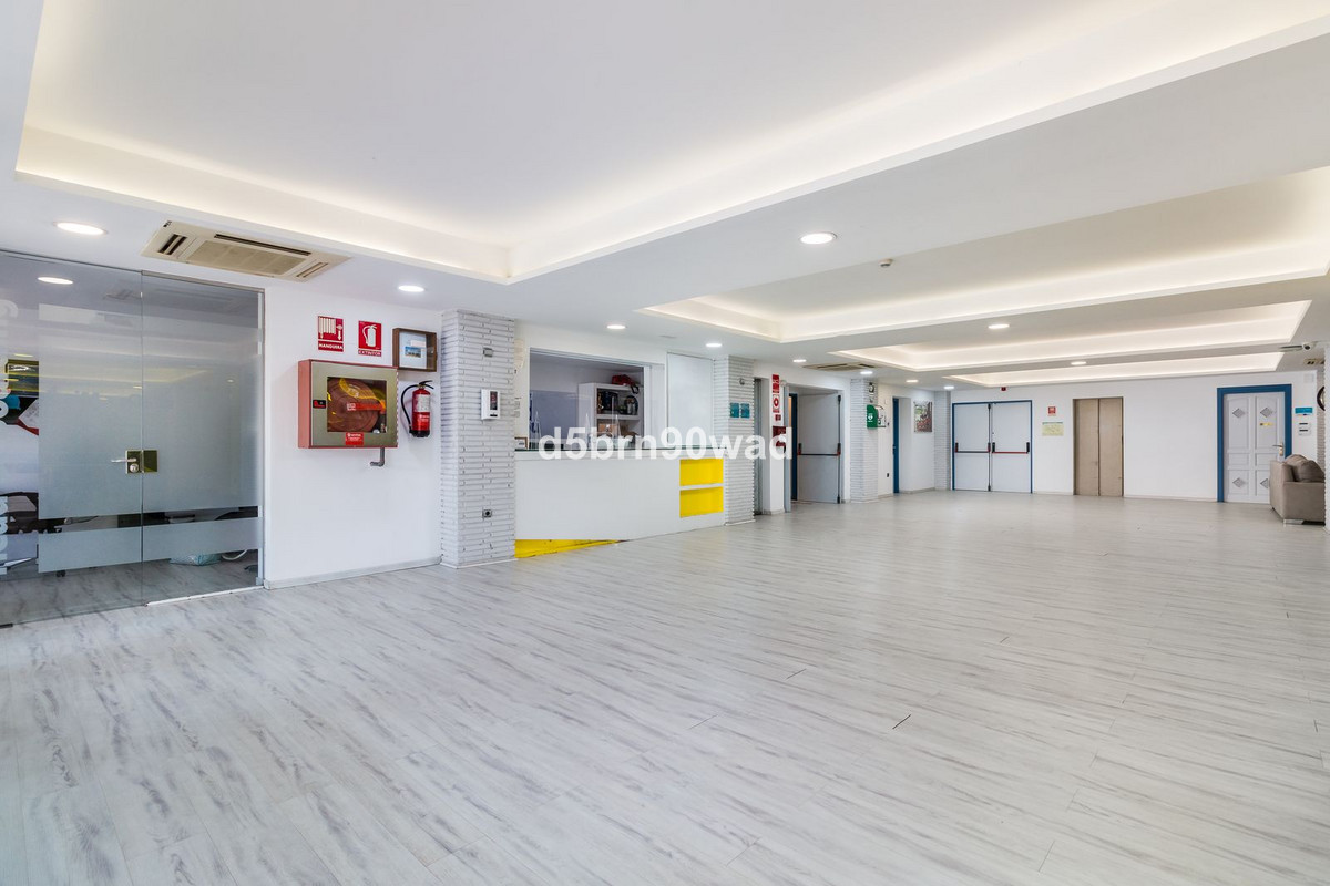 Se vende Hotel de 84 dormitorios en Costa Del Sol, Cadiz, España