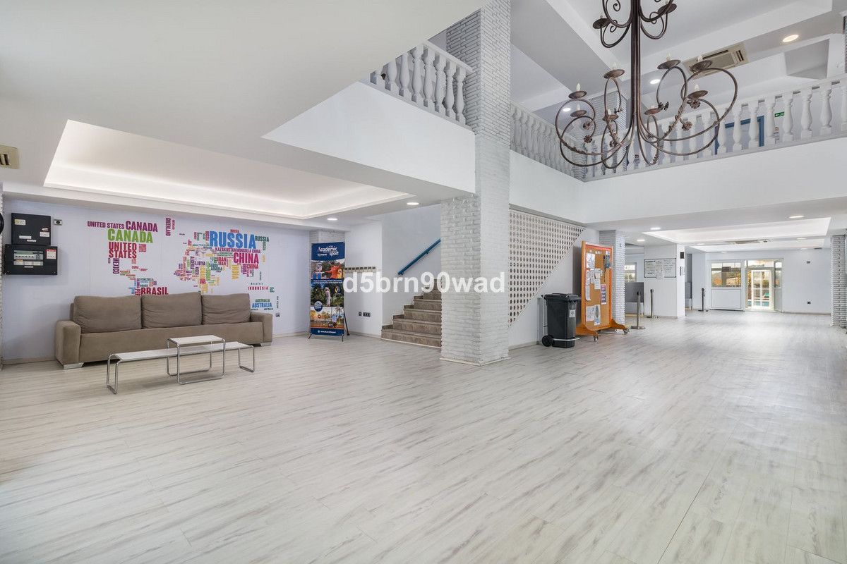 Se vende Hotel de 84 dormitorios en Costa Del Sol, Cadiz, España