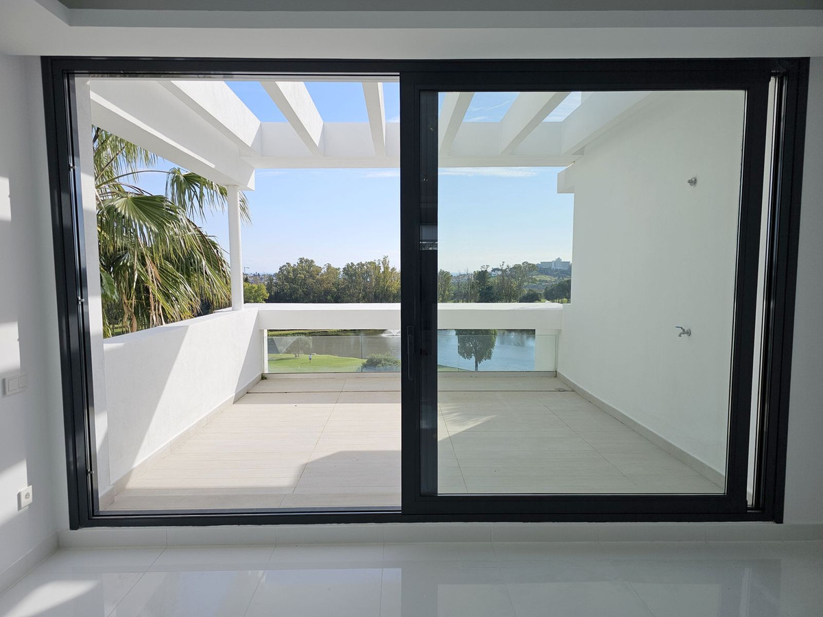 2 Bed Apartment for sale in Atalaya Costa Del Sol, Málaga, Spain