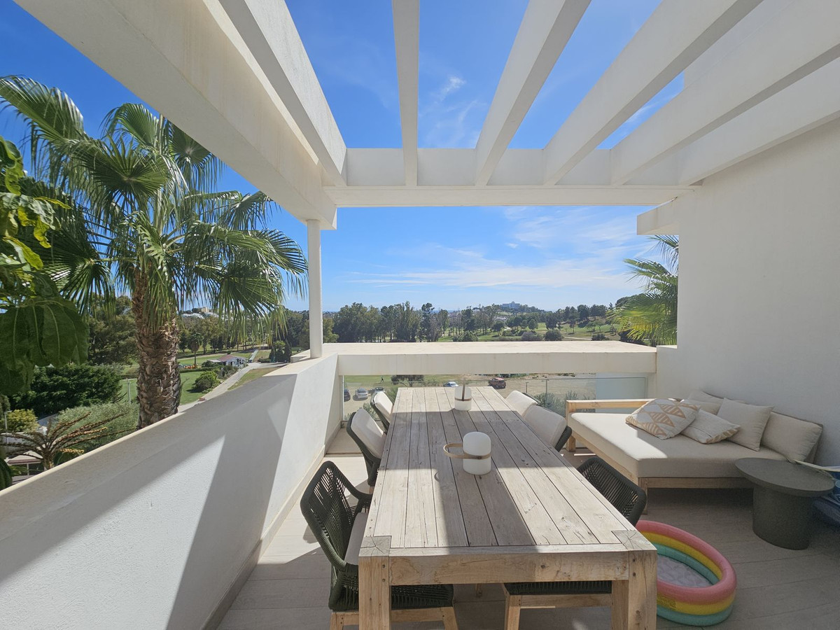 2 Bed Apartment for sale in Atalaya Costa Del Sol, Málaga, Spain