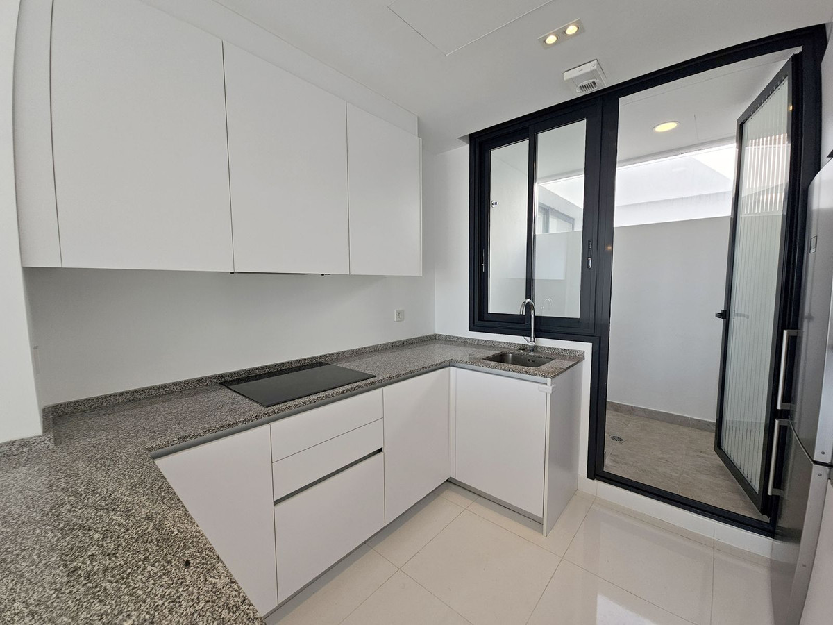 2 Bed Apartment for sale in Atalaya Costa Del Sol, Málaga, Spain