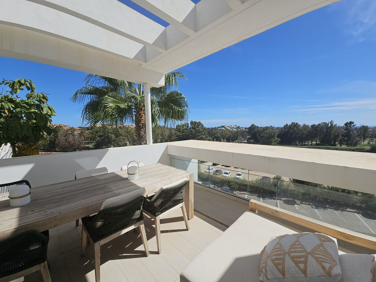 2 Bed Apartment for sale in Atalaya Costa Del Sol, Málaga, Spain