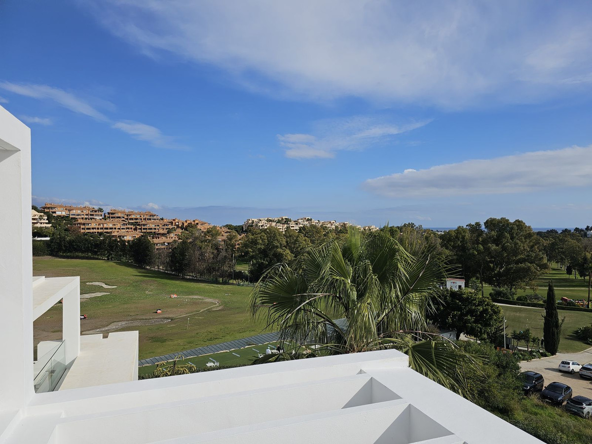 2 Bed Apartment for sale in Atalaya Costa Del Sol, Málaga, Spain