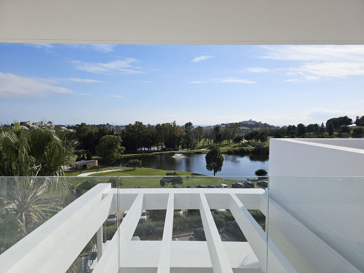 2 Bed Apartment for sale in Atalaya Costa Del Sol, Málaga, Spain