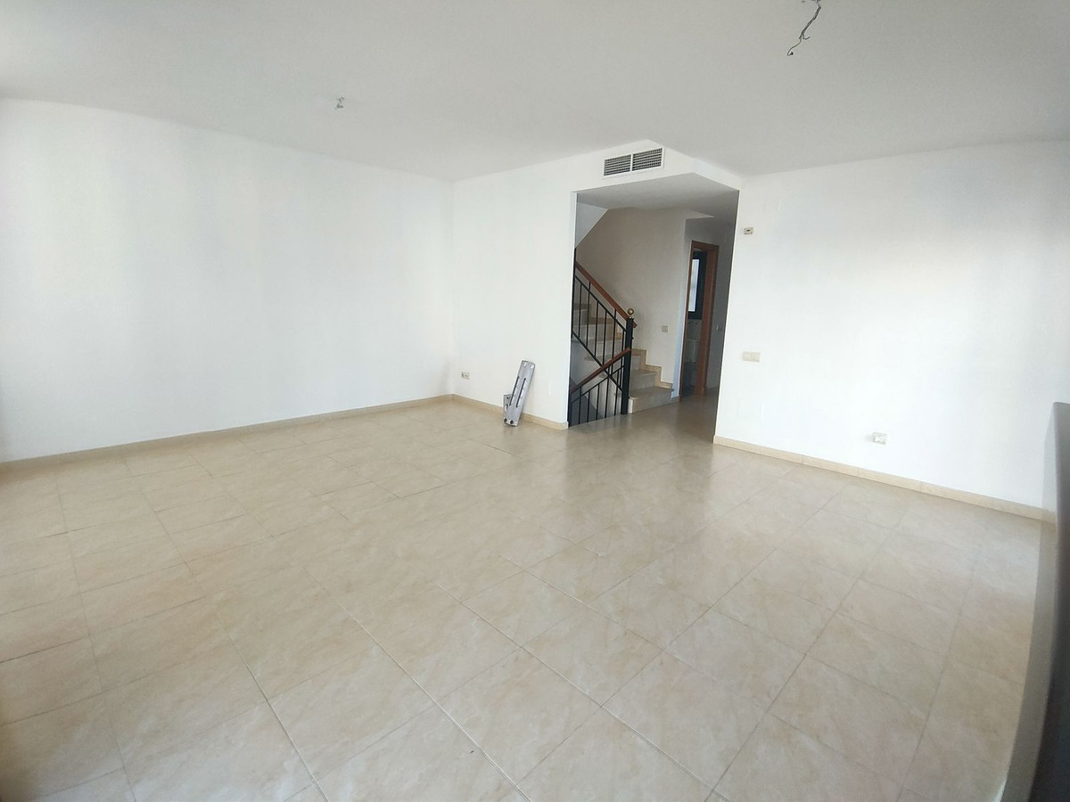 Se vende Pareada de 4 dormitorios en Costa Del Sol, Málaga, España
