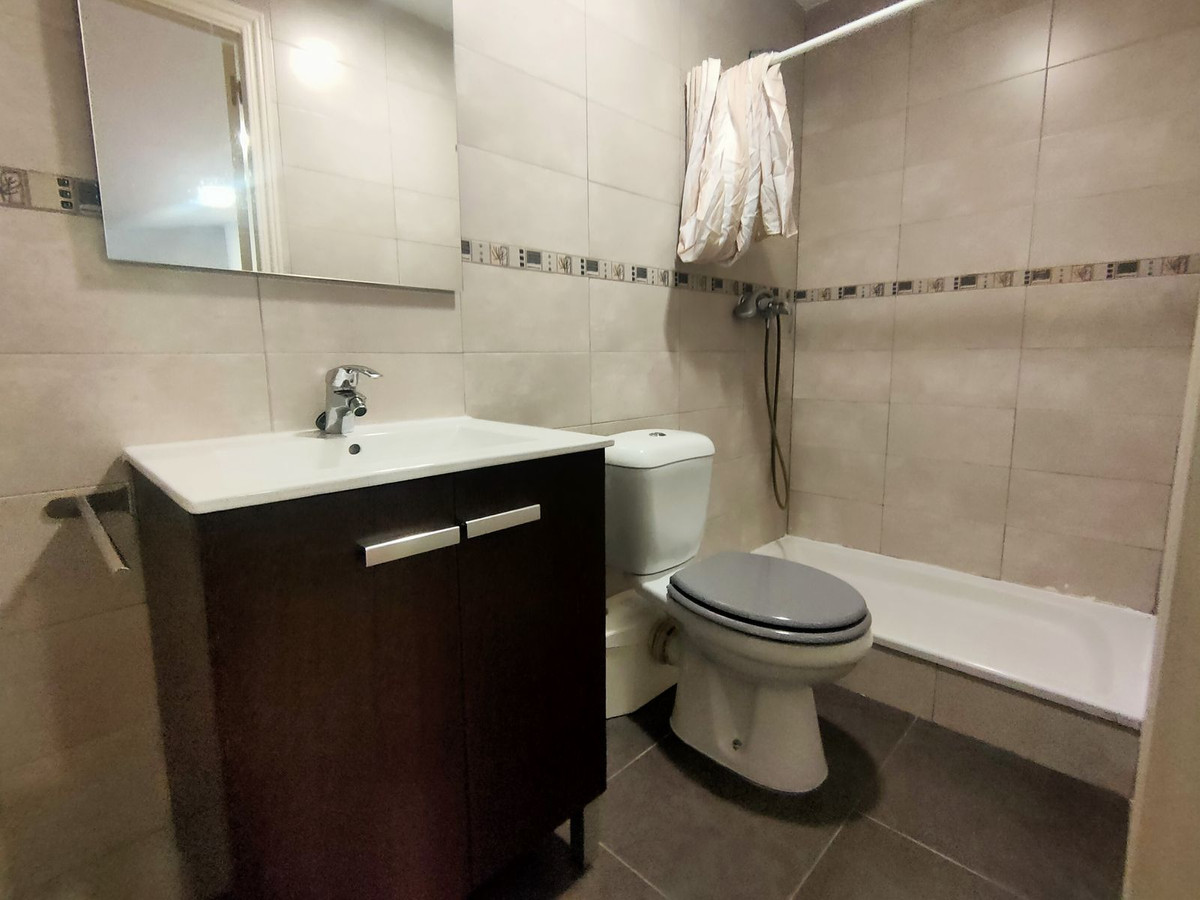Se vende Pareada de 4 dormitorios en Costa Del Sol, Málaga, España