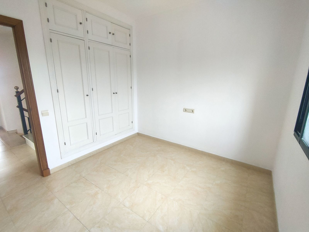 Se vende Pareada de 4 dormitorios en Costa Del Sol, Málaga, España