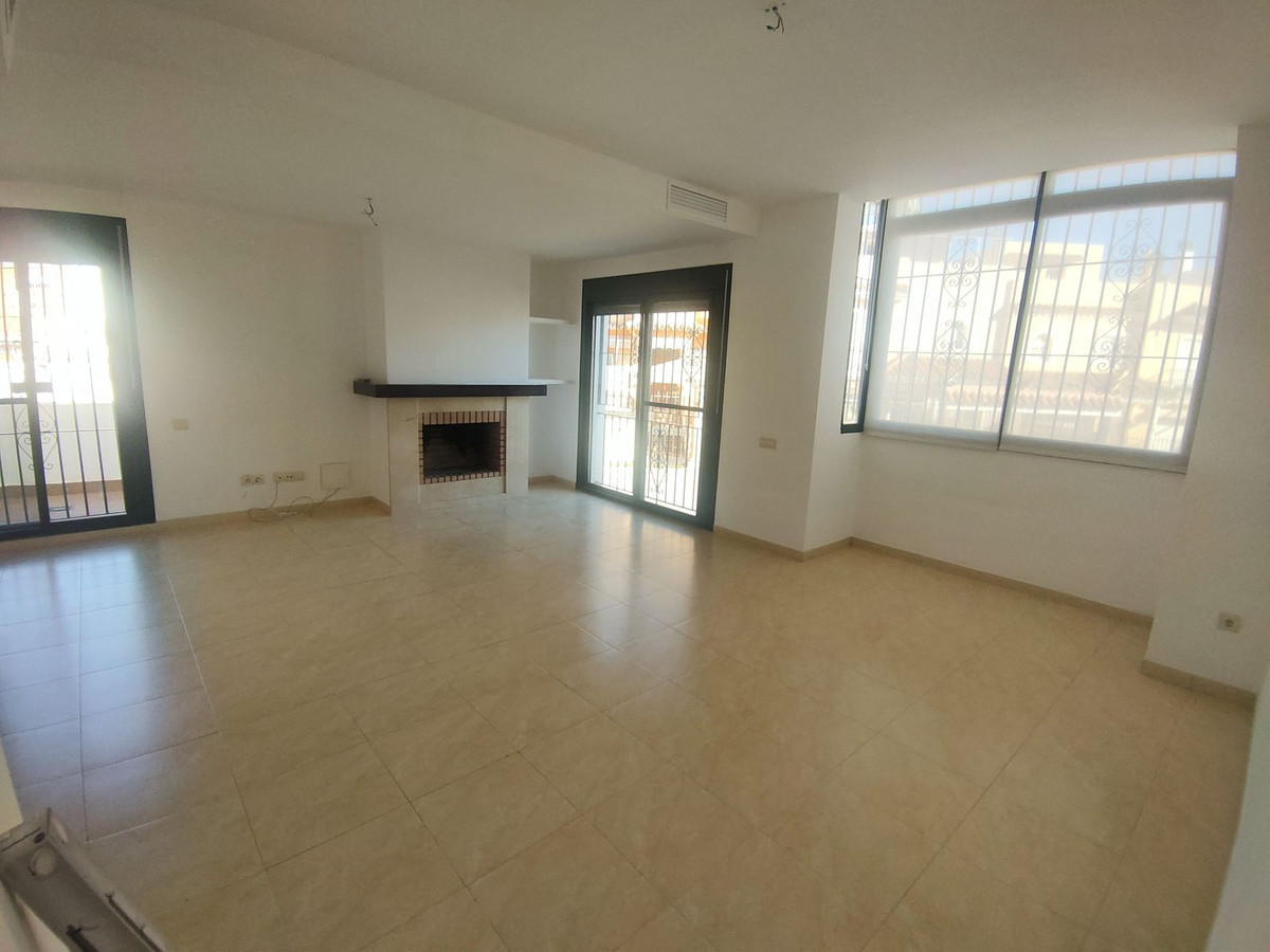 Se vende Pareada de 4 dormitorios en Costa Del Sol, Málaga, España