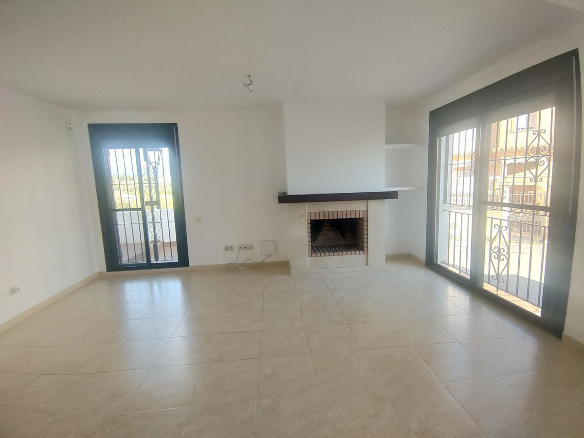 Se vende Pareada de 4 dormitorios en Costa Del Sol, Málaga, España