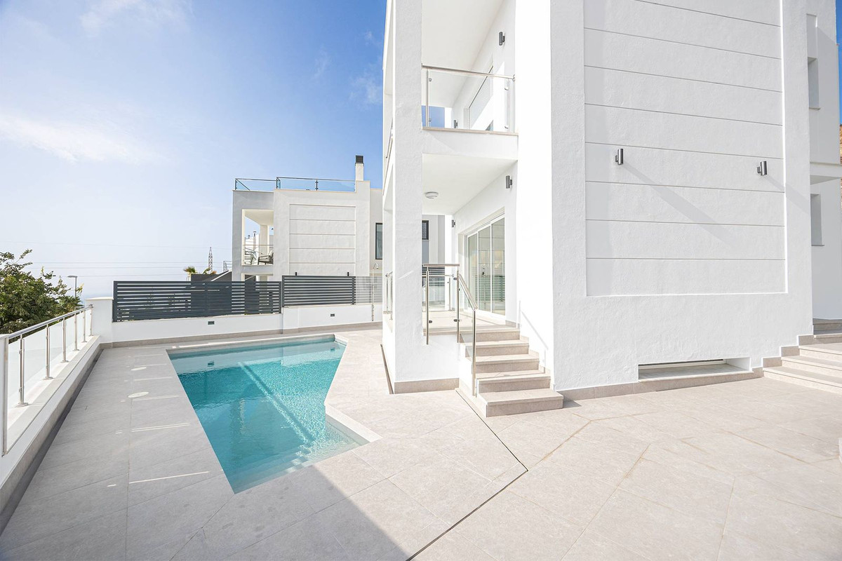 4 Bed Townhouse for sale in Nerja Costa Del Sol East, Málaga, Spain