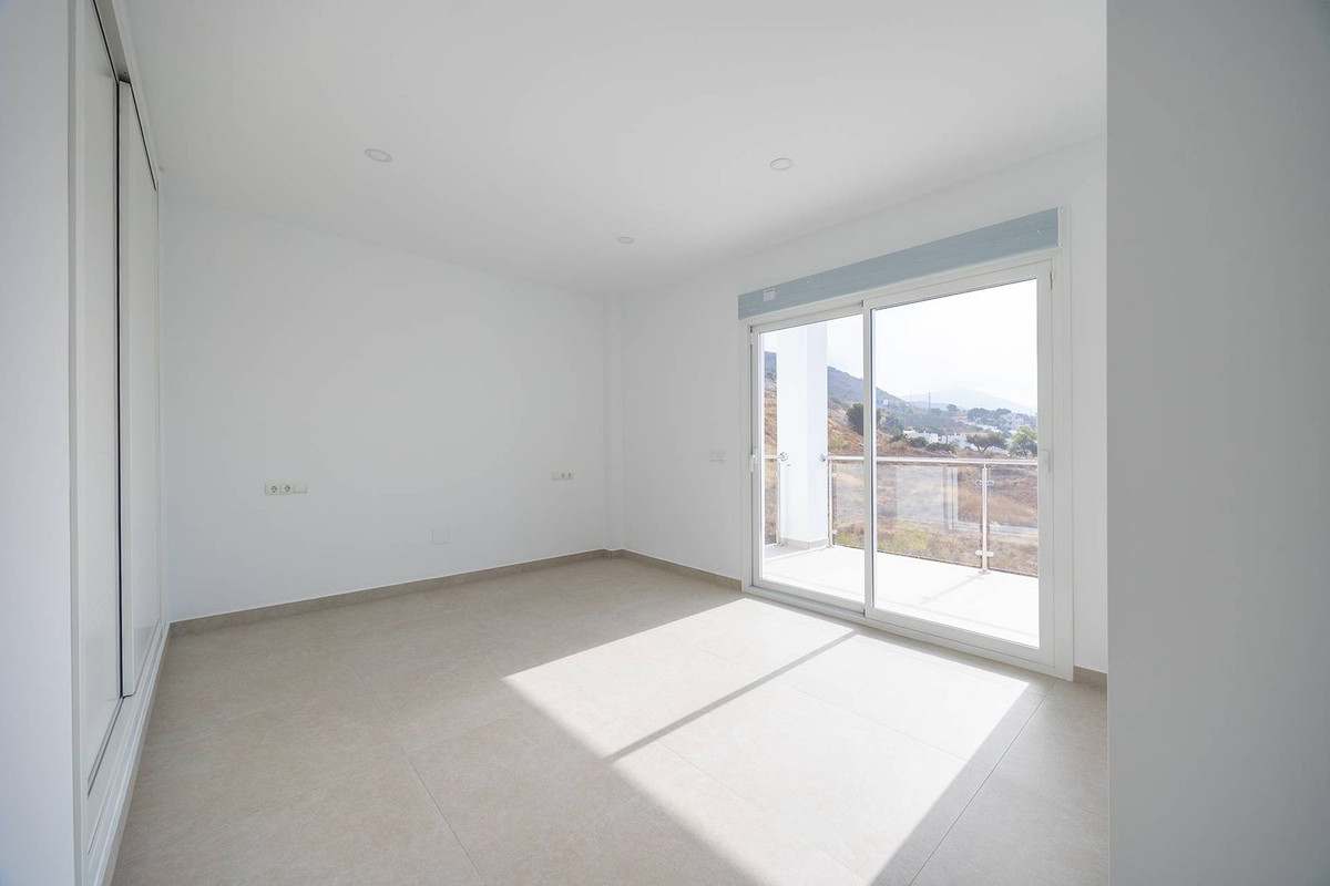 4 Bed Townhouse for sale in Nerja Costa Del Sol East, Málaga, Spain