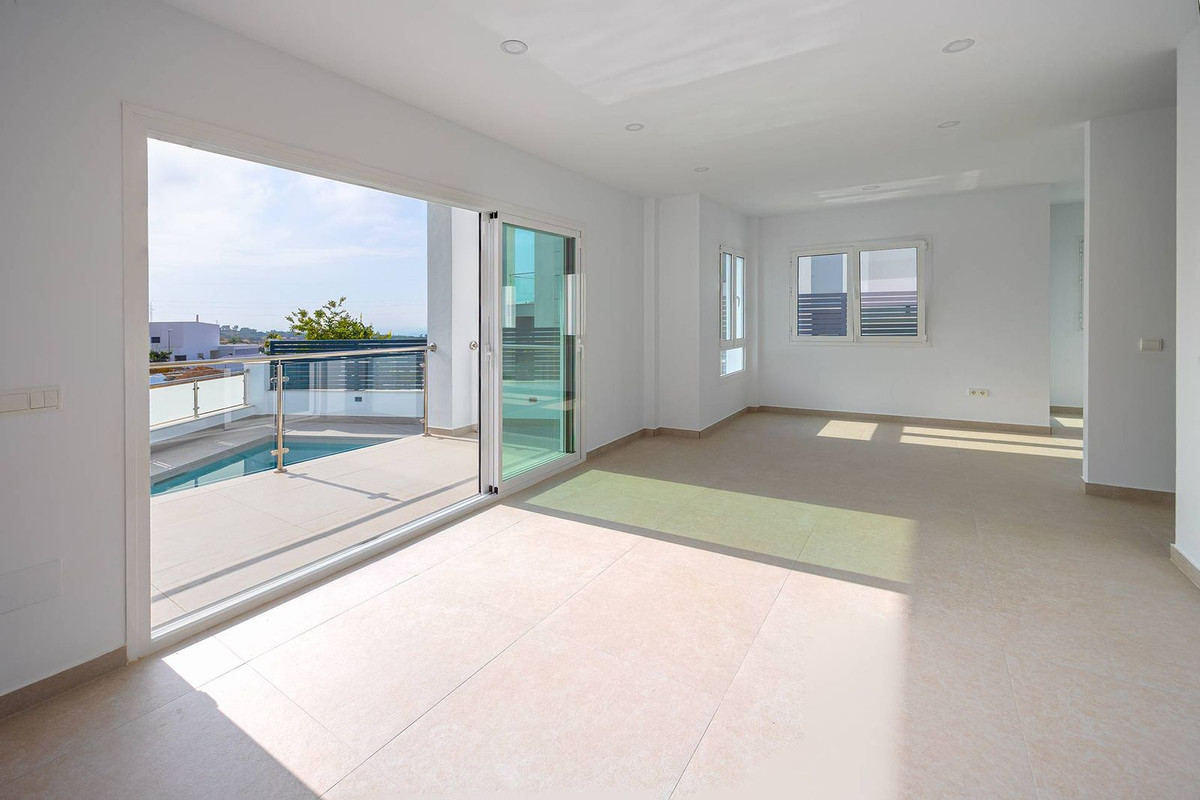 4 Bed Townhouse for sale in Nerja Costa Del Sol East, Málaga, Spain