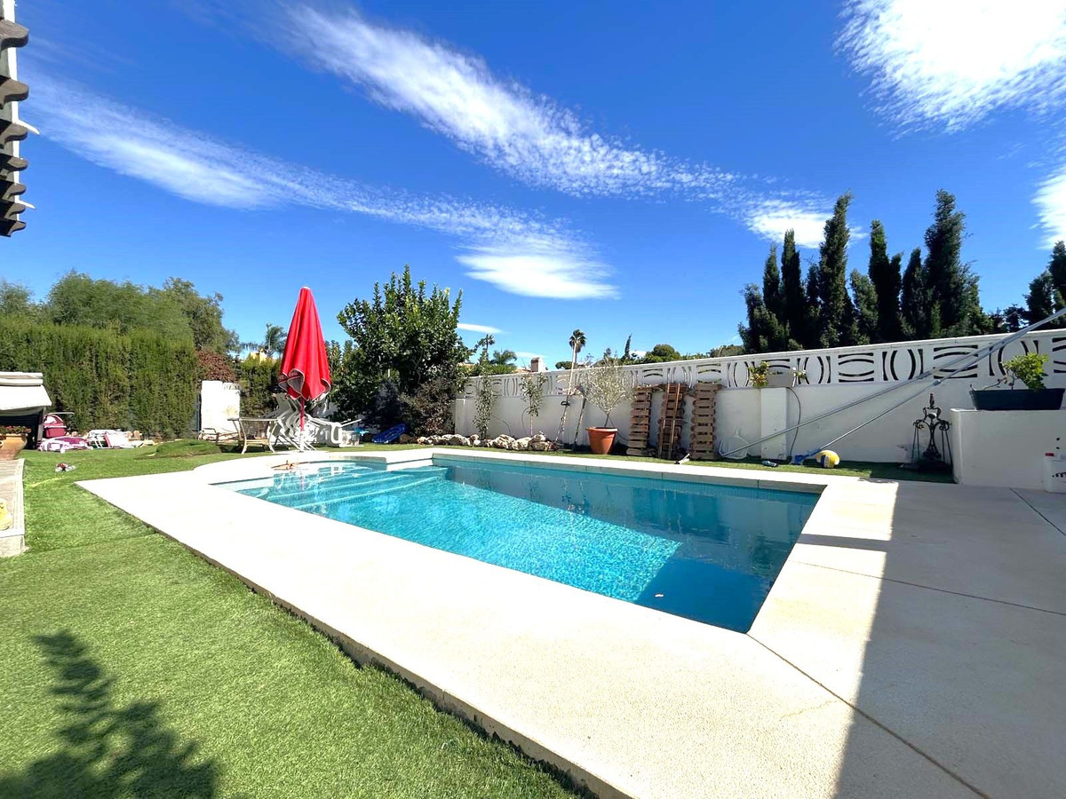 4 Bed Townhouse for sale in Calahonda Costa Del Sol, Málaga, Spain