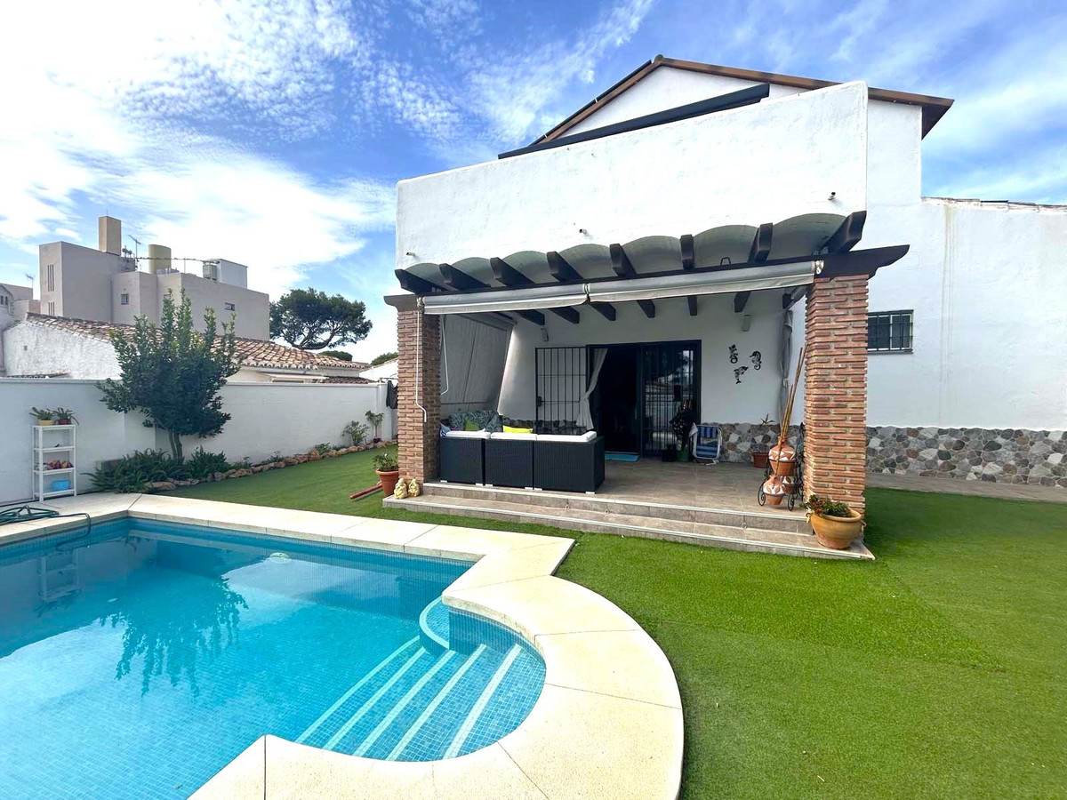 4 Bed Townhouse for sale in Calahonda Costa Del Sol, Málaga, Spain