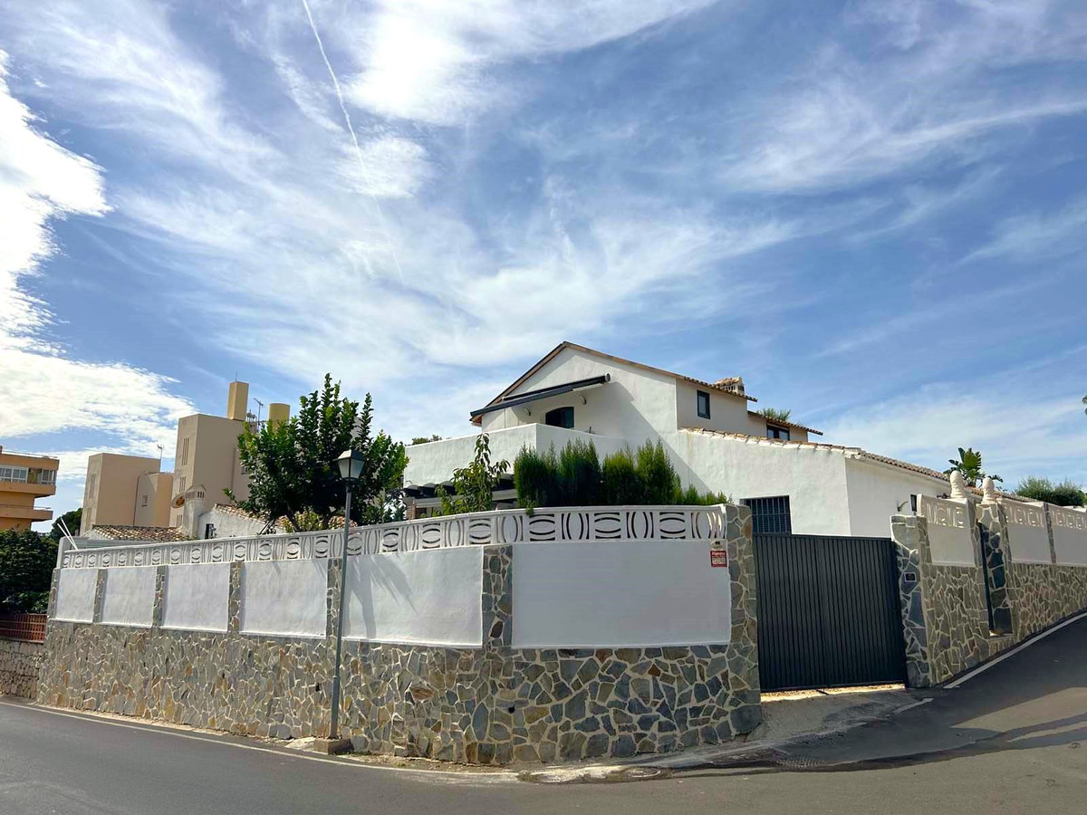 4 Bed Townhouse for sale in Calahonda Costa Del Sol, Málaga, Spain