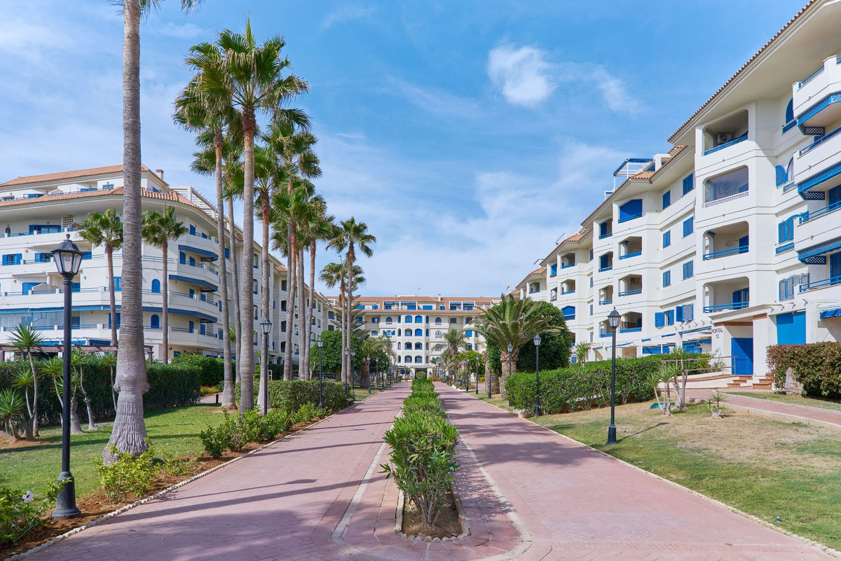 3 Bed Apartment for sale in San Luis De Sabinillas Costa Del Sol, Málaga, Spain