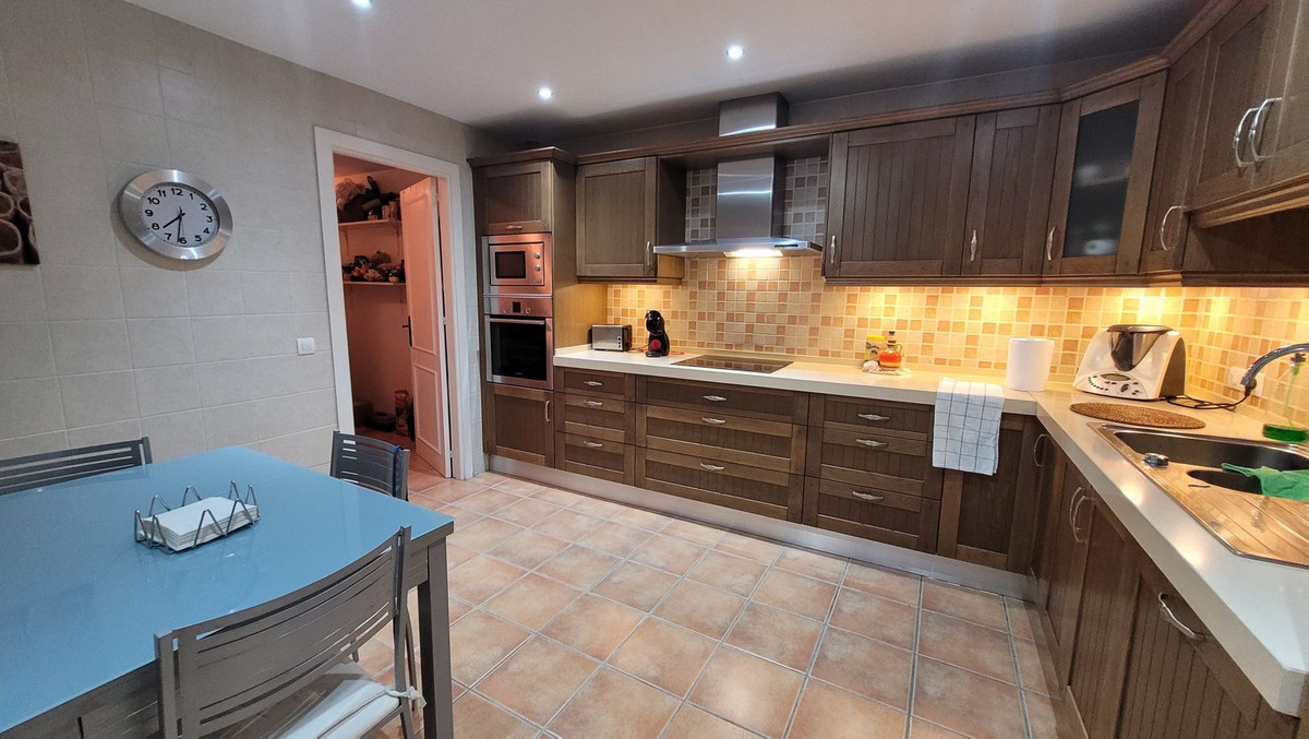 3 Bed Apartment for sale in Nueva Andalucía Costa Del Sol, Málaga, Spain