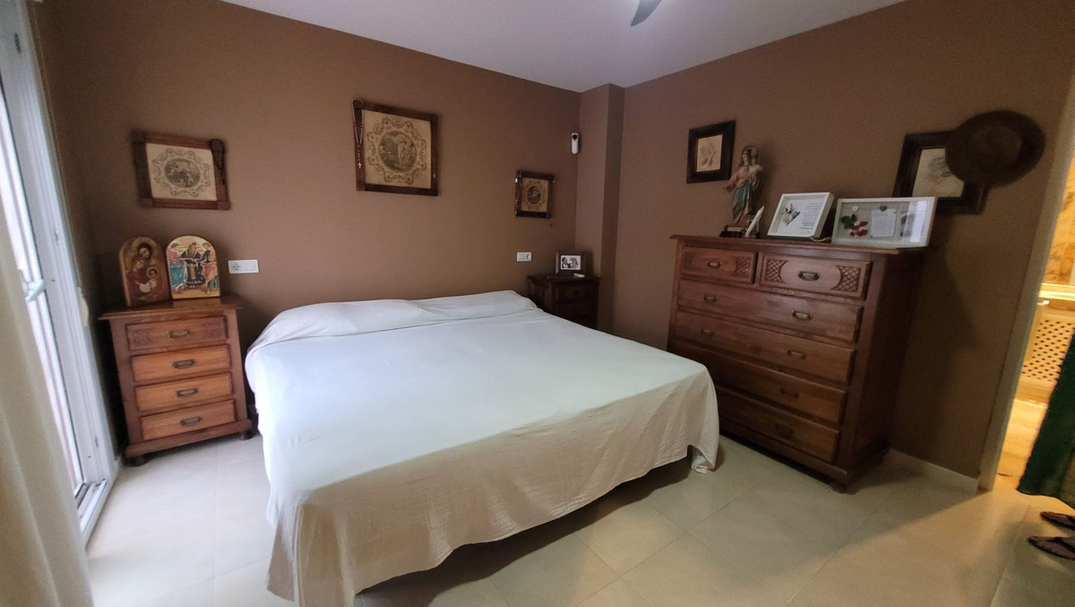 3 Bed Apartment for sale in Nueva Andalucía Costa Del Sol, Málaga, Spain