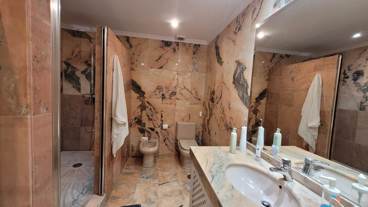 3 Bed Apartment for sale in Nueva Andalucía Costa Del Sol, Málaga, Spain