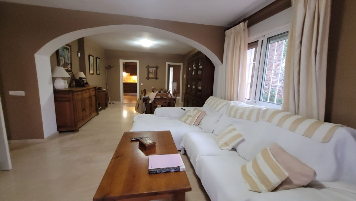 3 Bed Apartment for sale in Nueva Andalucía Costa Del Sol, Málaga, Spain