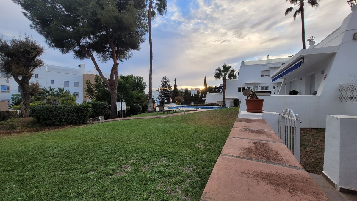 3 Bed Apartment for sale in Nueva Andalucía Costa Del Sol, Málaga, Spain
