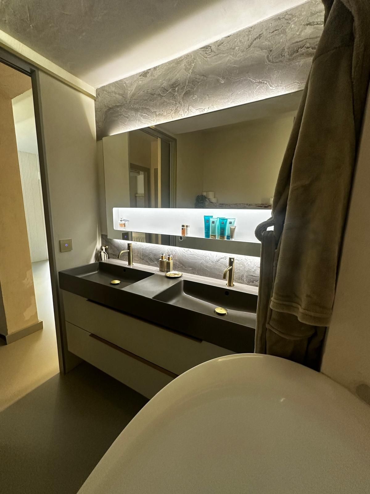 3 Bed Apartment for sale in Fuengirola Costa Del Sol, Málaga, Spain