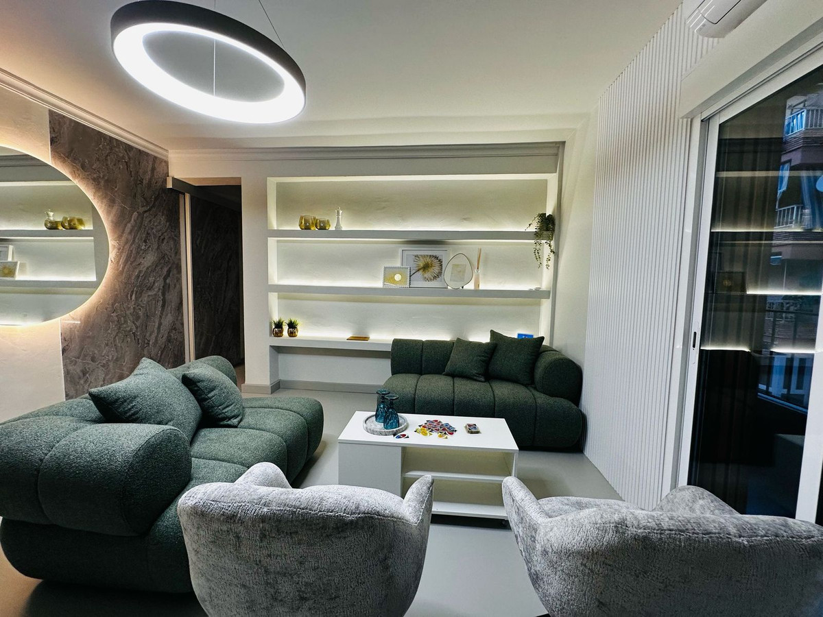3 Bed Apartment for sale in Fuengirola Costa Del Sol, Málaga, Spain