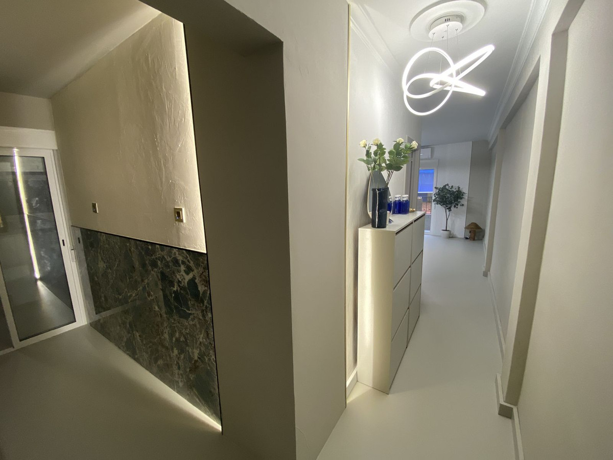 3 Bed Apartment for sale in Fuengirola Costa Del Sol, Málaga, Spain