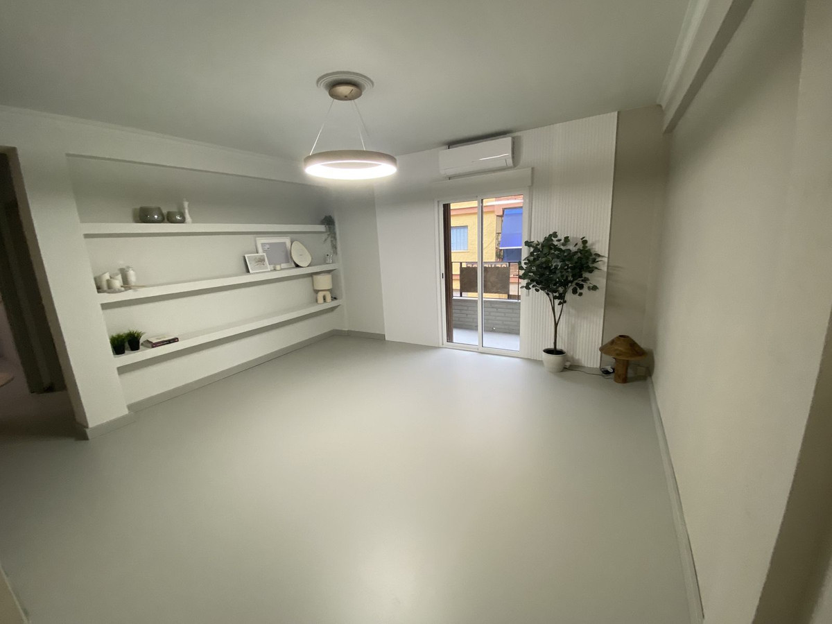 3 Bed Apartment for sale in Fuengirola Costa Del Sol, Málaga, Spain